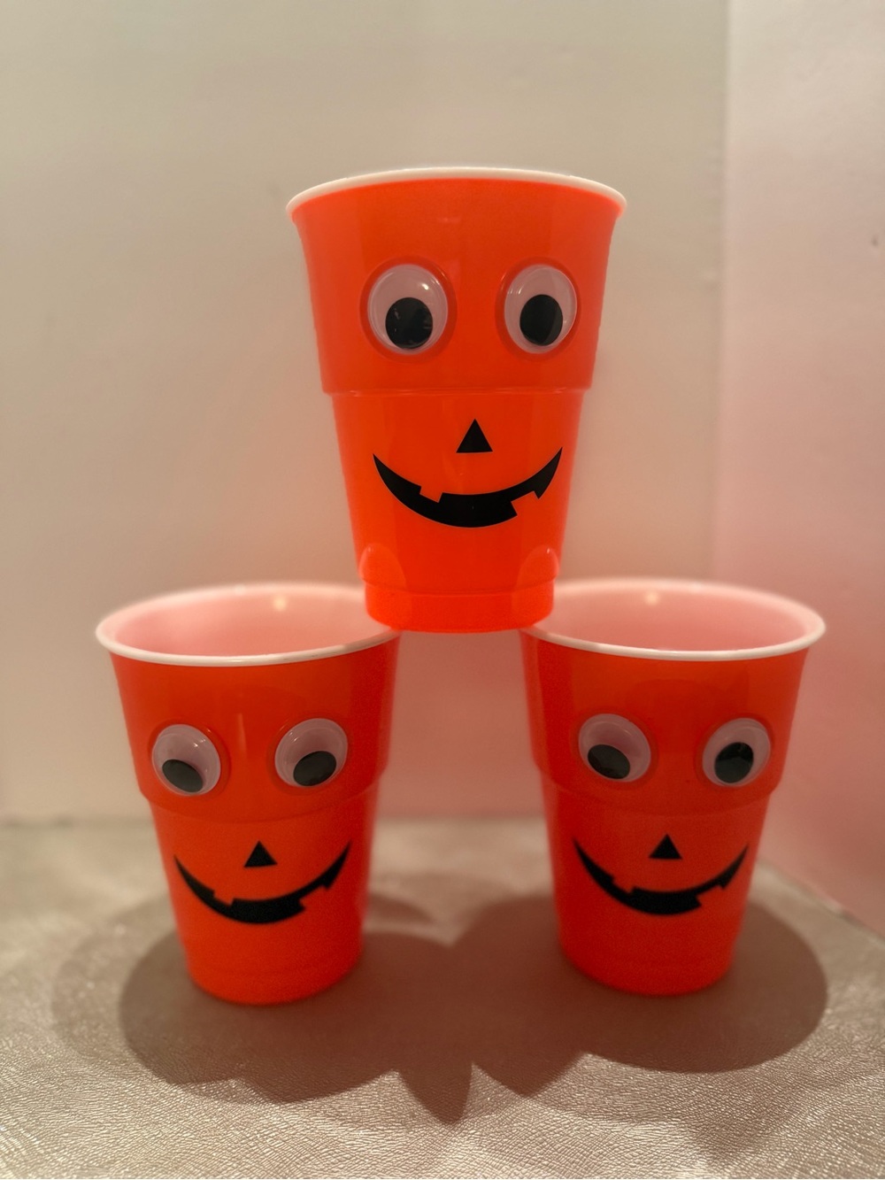 NEW 3 pcs. Jack-O-Lantern Pumpkin Halloween Cups w/Goggle Eyes that shake.